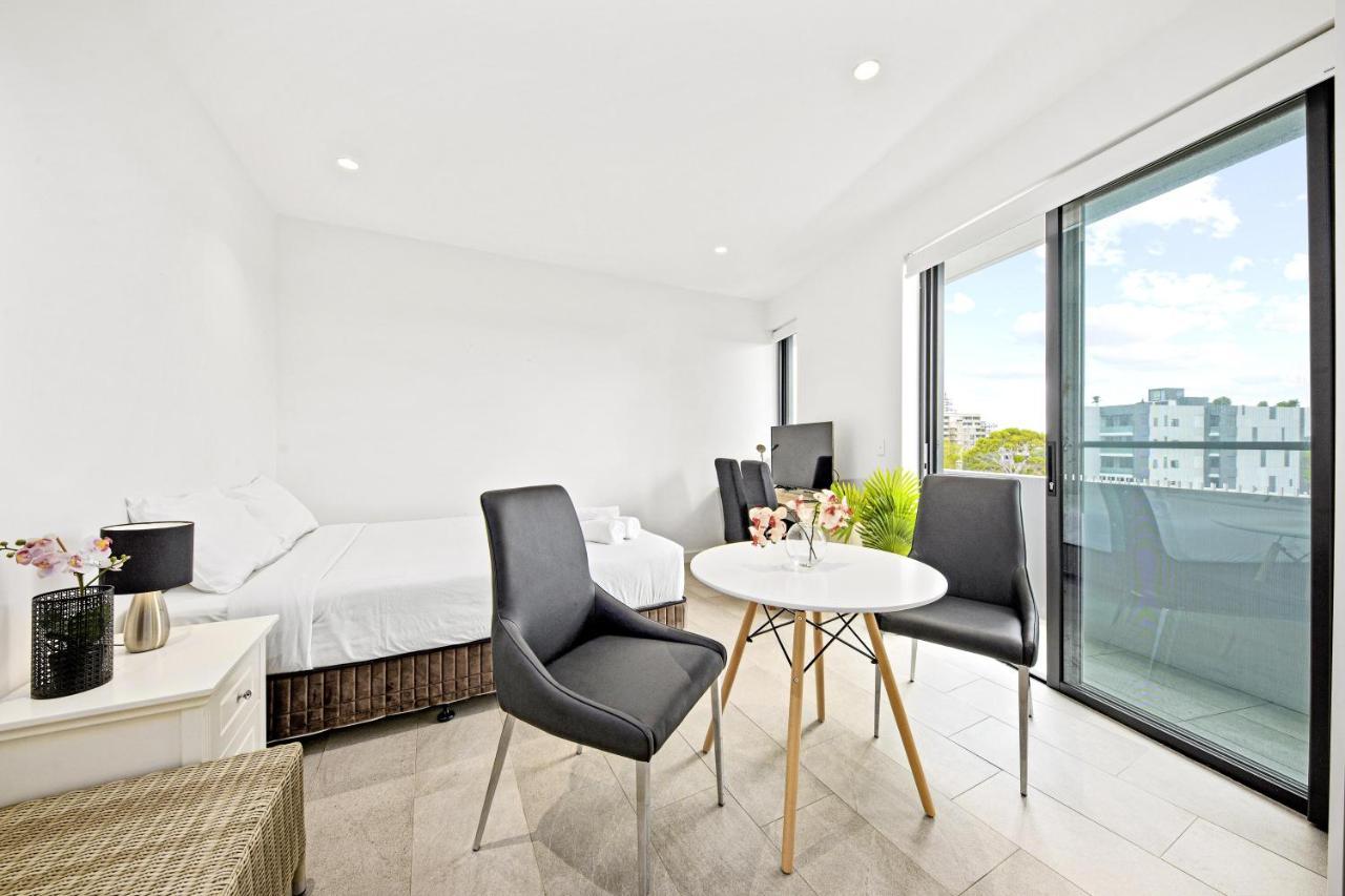 Studio For Long Term Tenants In Strathfield Cbd 시드니 외부 사진