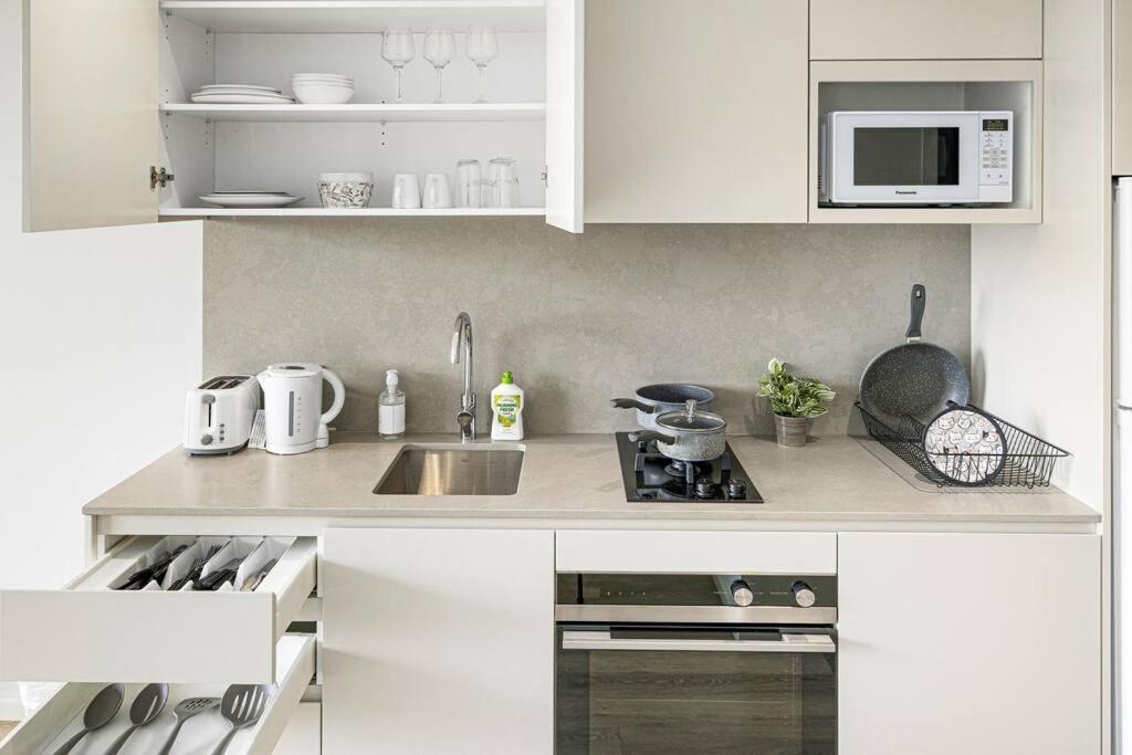 Studio For Long Term Tenants In Strathfield Cbd 시드니 외부 사진