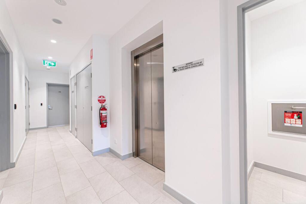Studio For Long Term Tenants In Strathfield Cbd 시드니 외부 사진