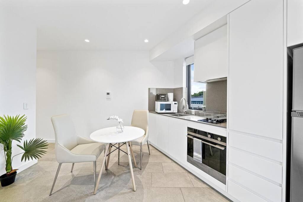 Studio For Long Term Tenants In Strathfield Cbd 시드니 외부 사진